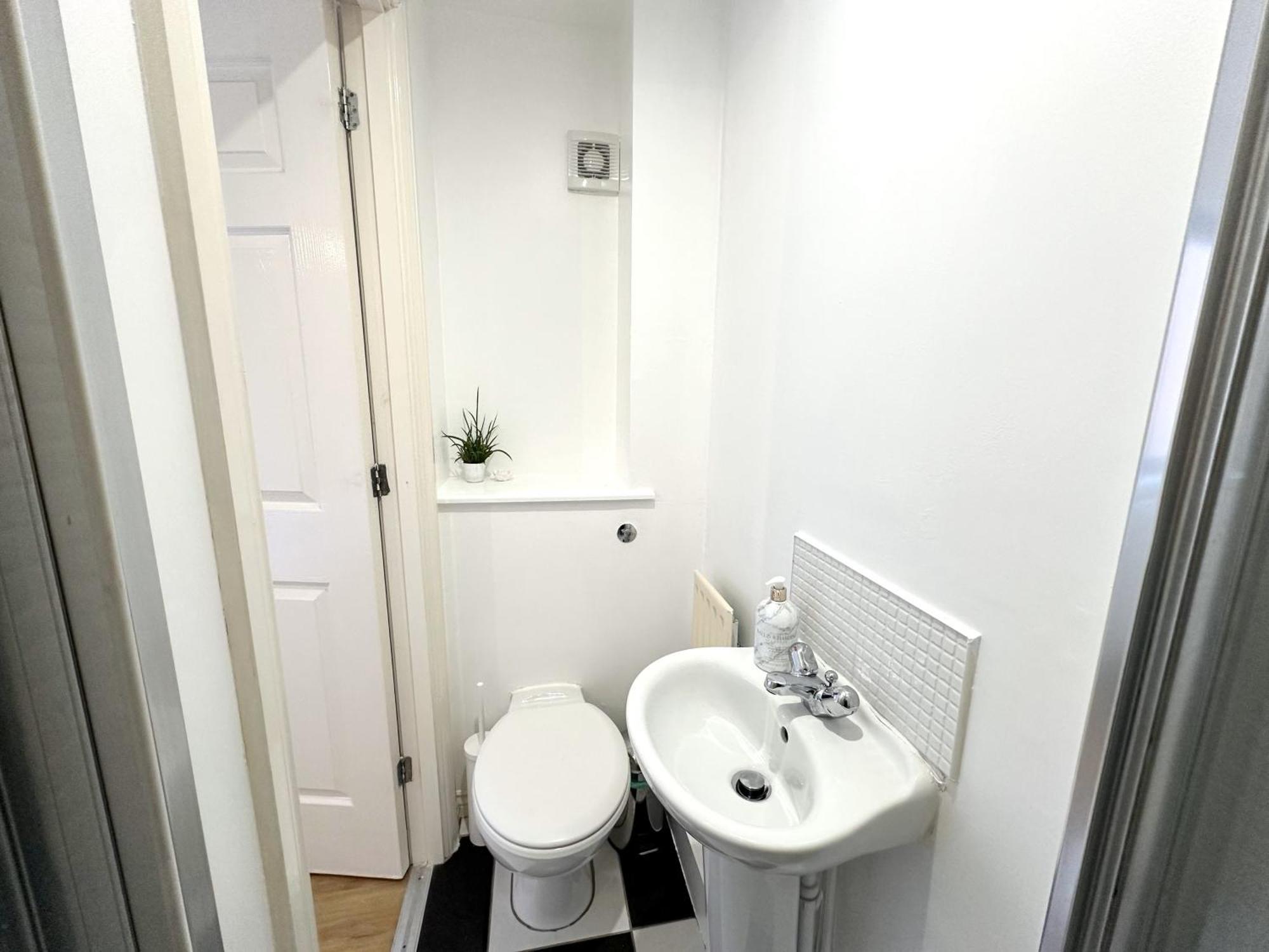 Private Room With En-Suite And Parking In Shared Flat Glasgow Exteriér fotografie